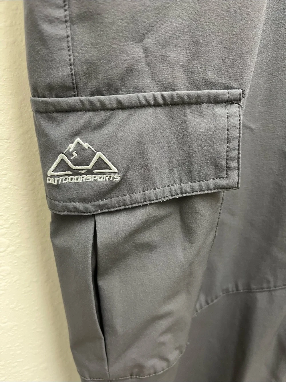 OUTDOOR SPORTS Men's Gray Cargo Pants US 36 Nylon Spandex Pockets Straight Leg - Picture 3 of 10